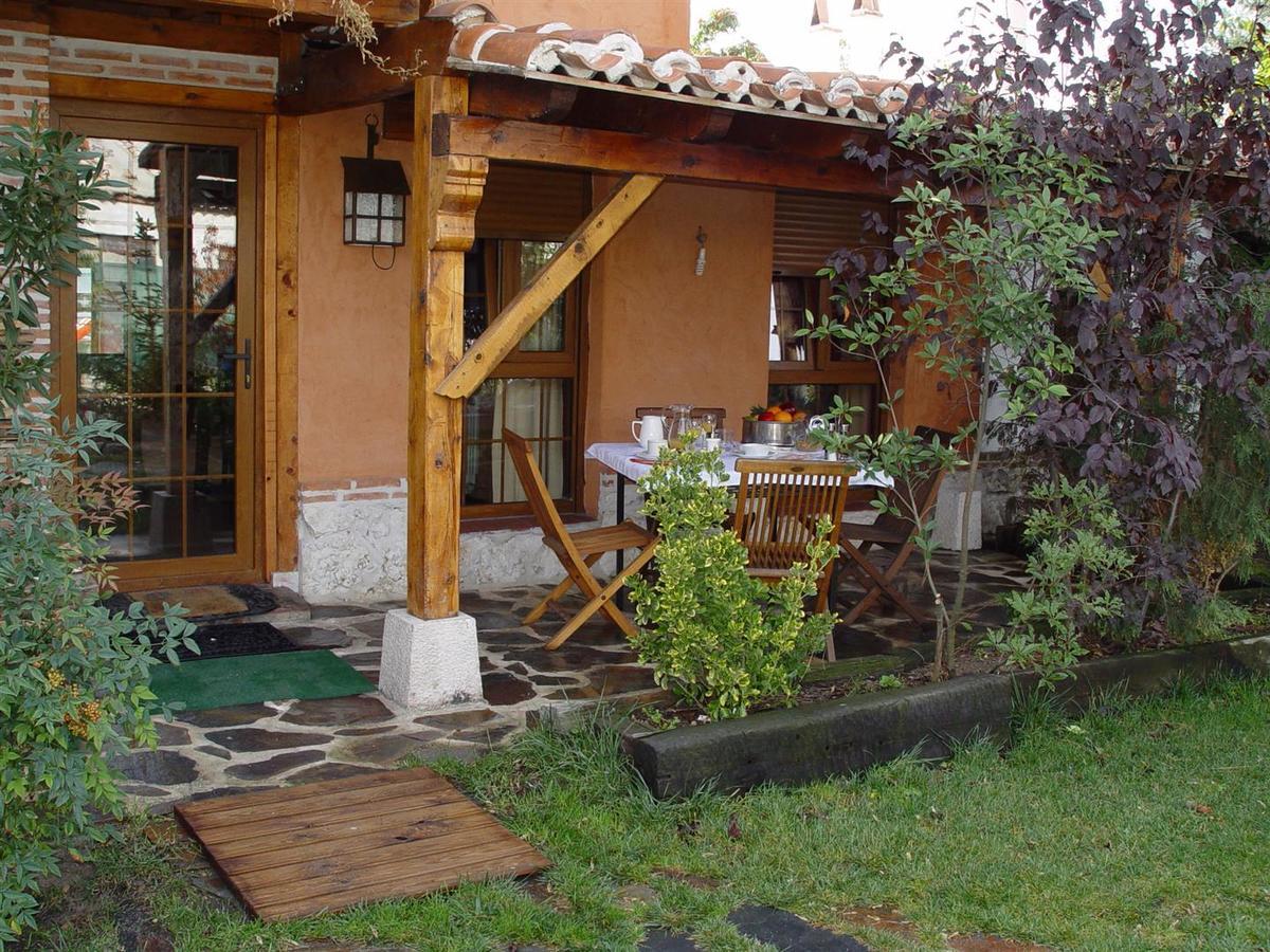 Hospedium Hacienda Las Cavas Olmedo Exterior photo
